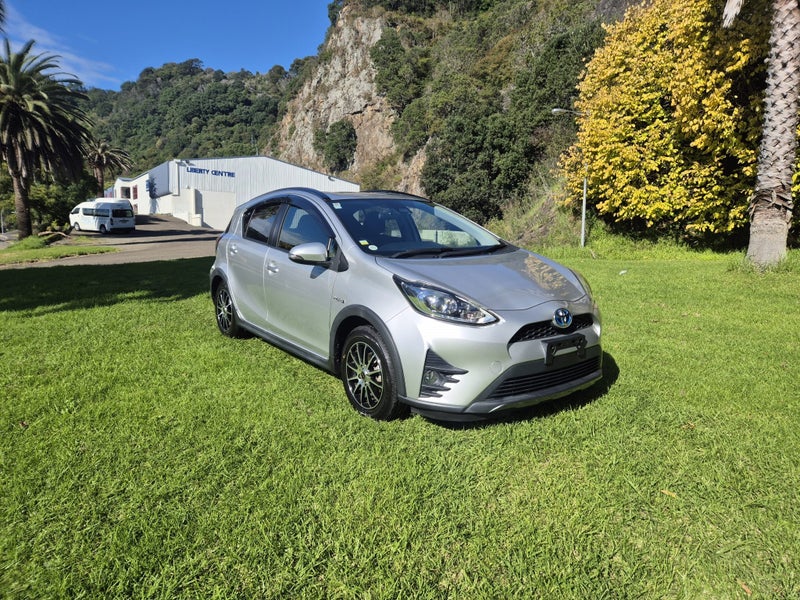 2018 Toyota Aqua 1.5P Hybrid Crossover image 3