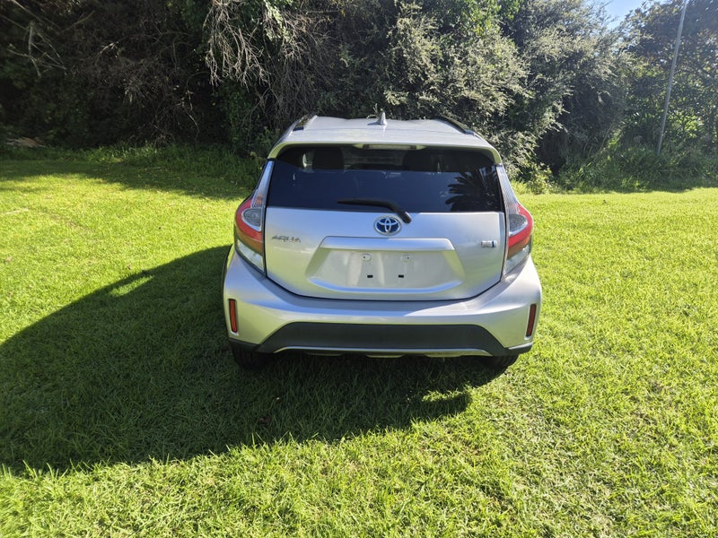 2018 Toyota Aqua 1.5P Hybrid Crossover image 5