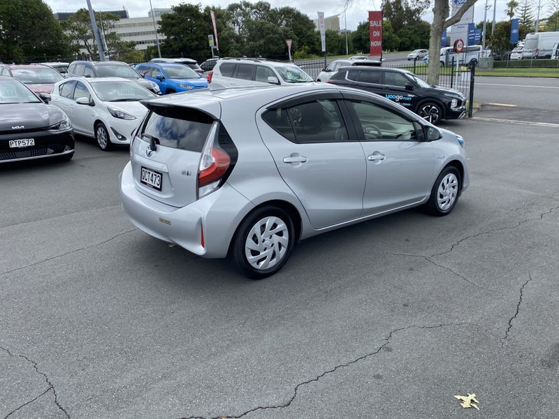 2018 Toyota Aqua 1.5P Hybrid S 5 Dr Hatch image 2