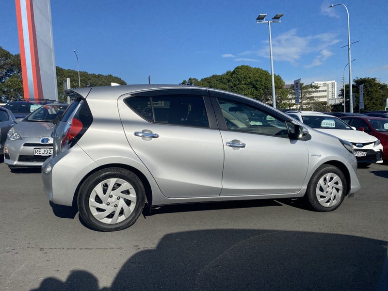 2018 Toyota Aqua 1.5P Hybrid S Hatch image 2