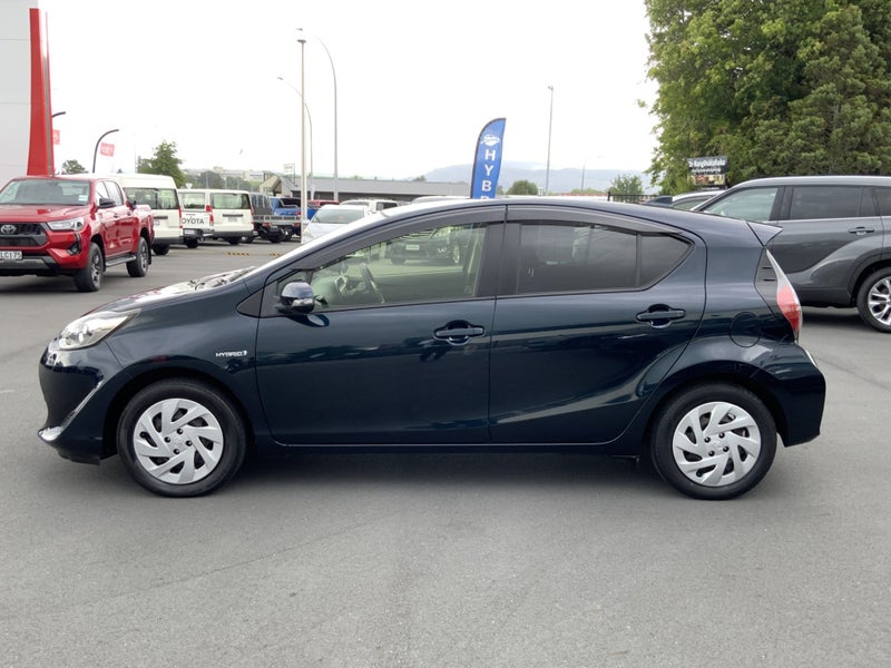 2018 Toyota Aqua Certified image 5