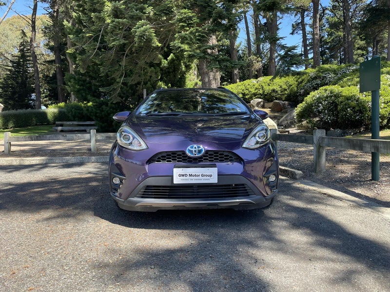 2018 Toyota Aqua Crossover Hybrid image 2