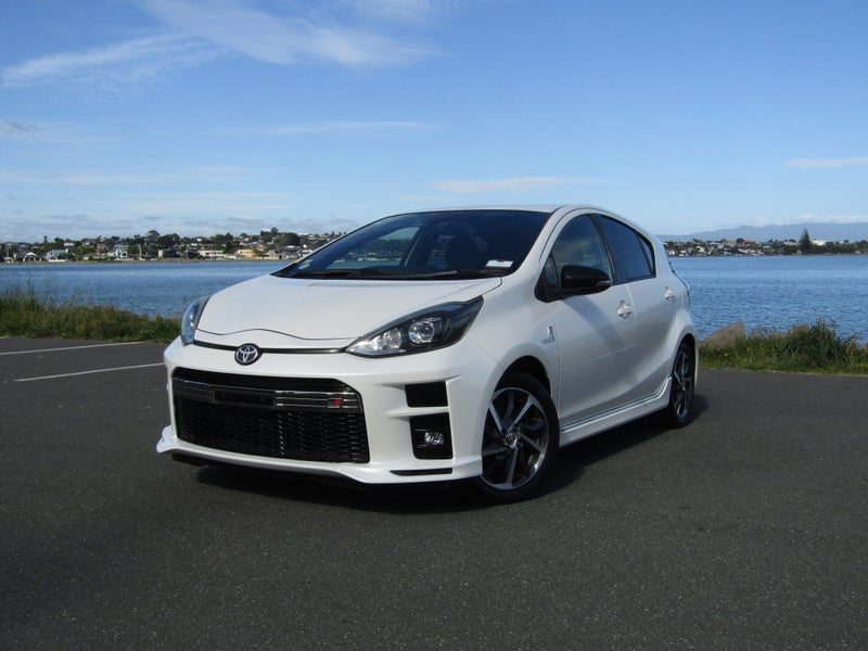2018 Toyota Aqua GR Sport 1.5P Hybrid image 3