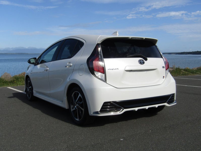 2018 Toyota Aqua GR Sport 1.5P Hybrid image 5
