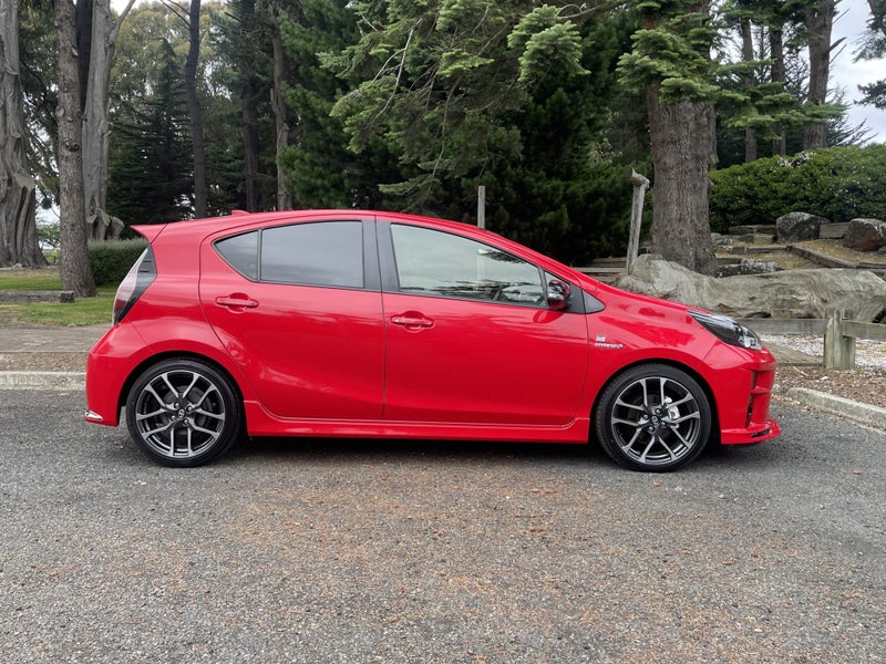 2018 Toyota Aqua GR Sport image 3