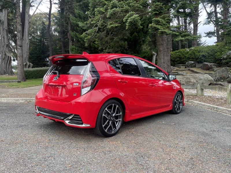 2018 Toyota Aqua GR Sport image 4