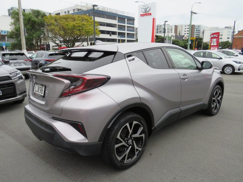 2018 Toyota C-HR 1.2PT CVT FWD image 4