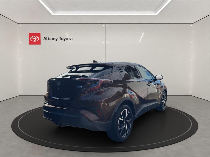 2018 Toyota C-HR 1.8 5 Door Hybrid Hatch image 3