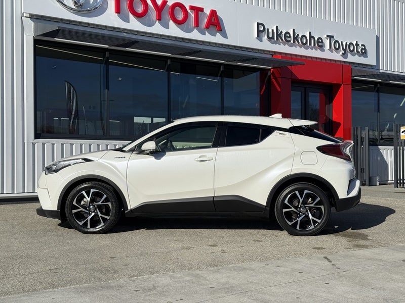 2018 Toyota C-HR 1.8 Hybrid G 5 Dr SUV image 3