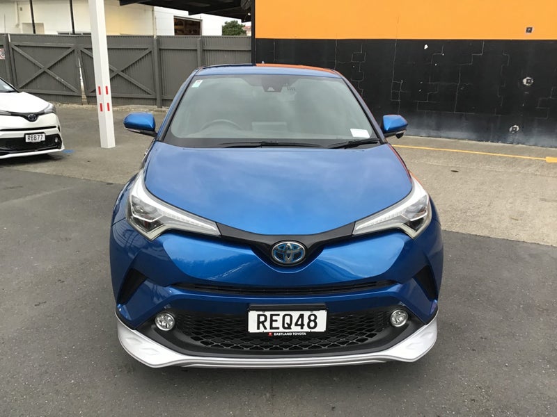 2018 Toyota C-HR 1.8 Hybrid G 5 Dr SUV image 3
