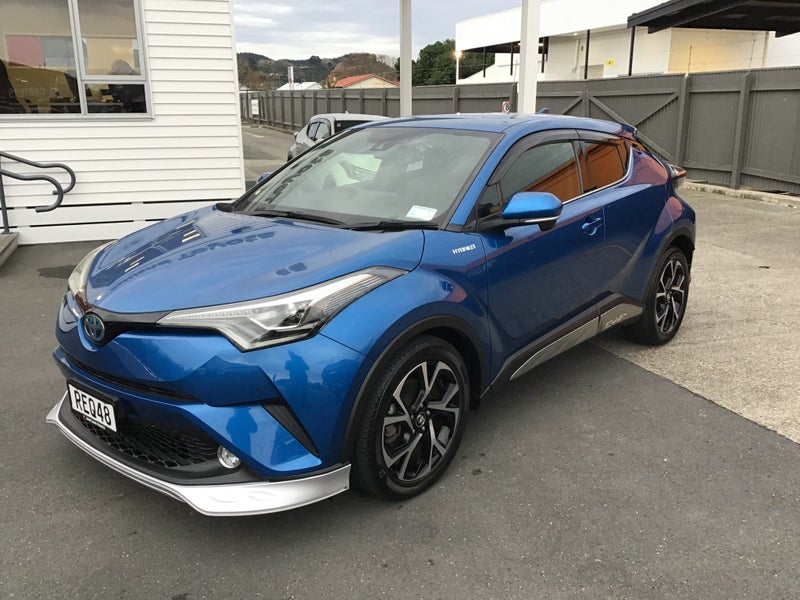2018 Toyota C-HR 1.8 Hybrid G 5 Dr SUV image 4
