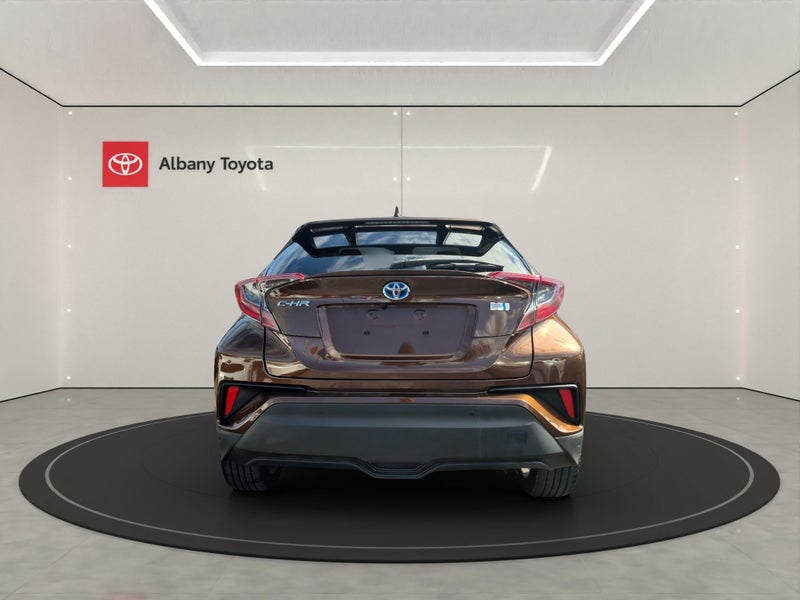 2018 Toyota C-HR 1.8 Hybrid G 5 Dr SUV CVT FWD image 4