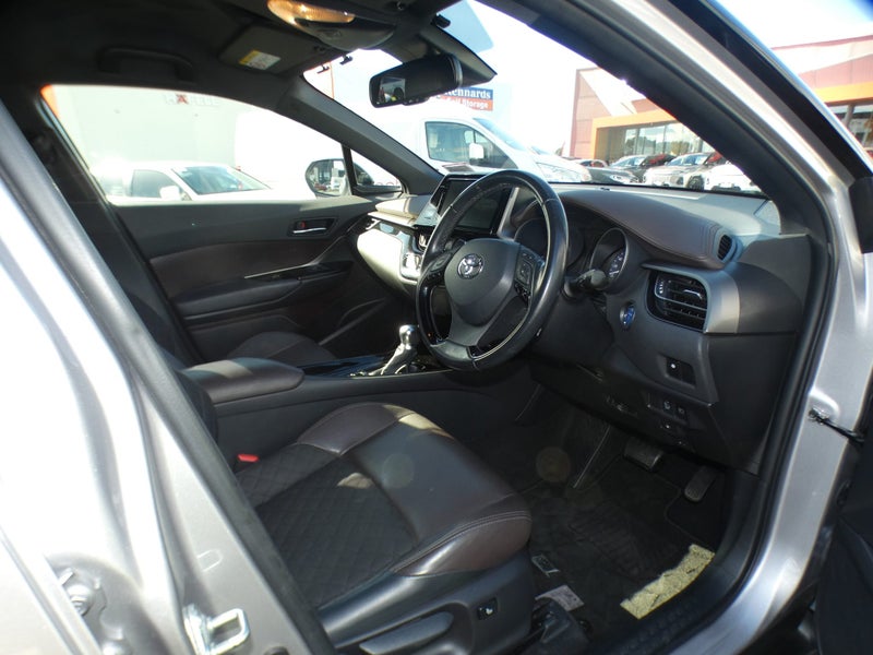 2018 Toyota C-HR 1.8 Hybrid G 5 Dr SUV CVT FWD image 2