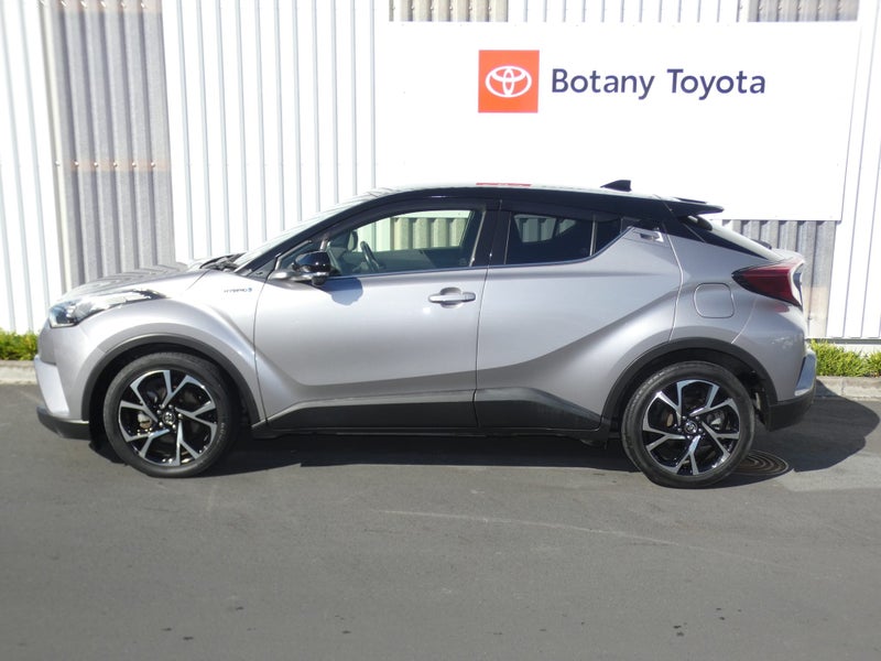 2018 Toyota C-HR 1.8 Hybrid G 5 Dr SUV CVT FWD image 4