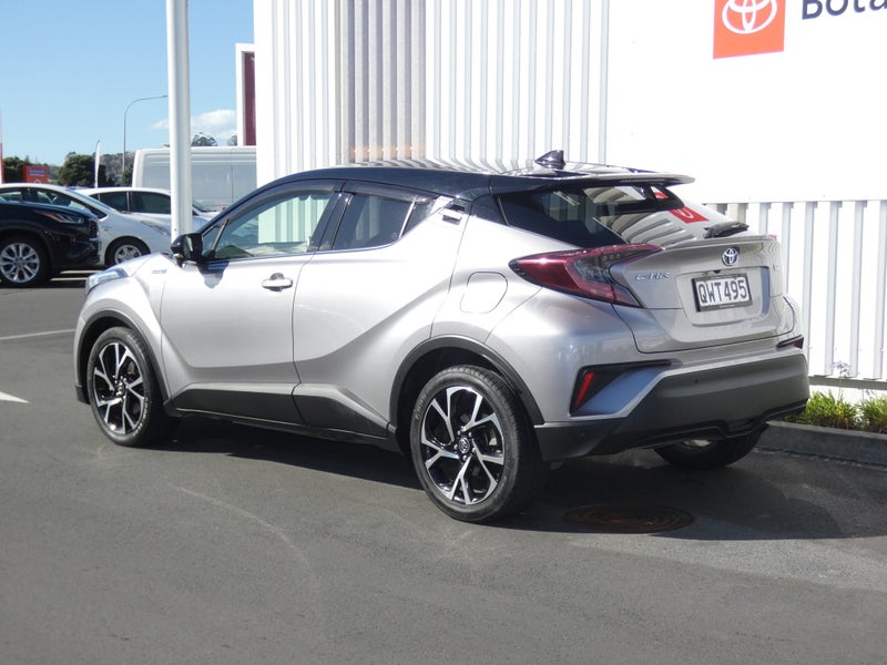 2018 Toyota C-HR 1.8 Hybrid G 5 Dr SUV CVT FWD image 5