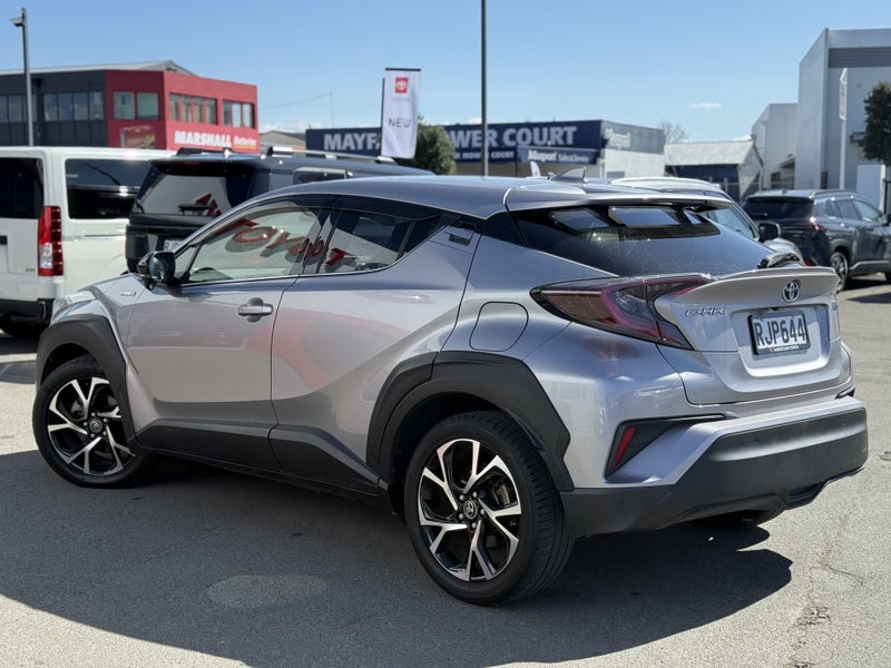 2018 Toyota C-HR 1.8 Hybrid G 5 Dr SUV CVT FWD image 5