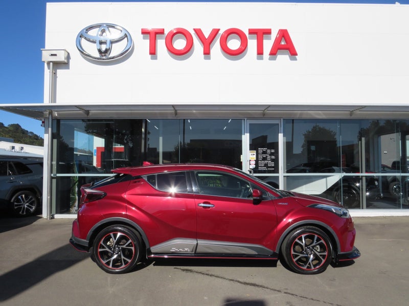 2018 Toyota C-HR 1.8 Hybrid G 5 Dr SUV CVT FWD image 4