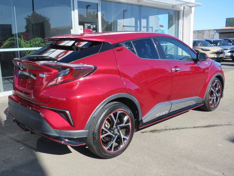 2018 Toyota C-HR 1.8 Hybrid G 5 Dr SUV CVT FWD image 5