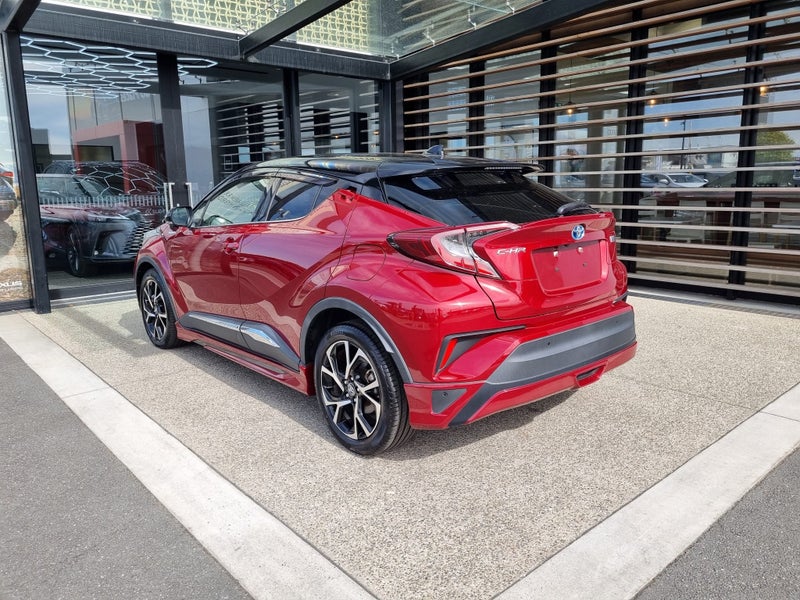 2018 Toyota C-HR 1.8 Hybrid G 5 Dr SUV CVT FWD... image 5
