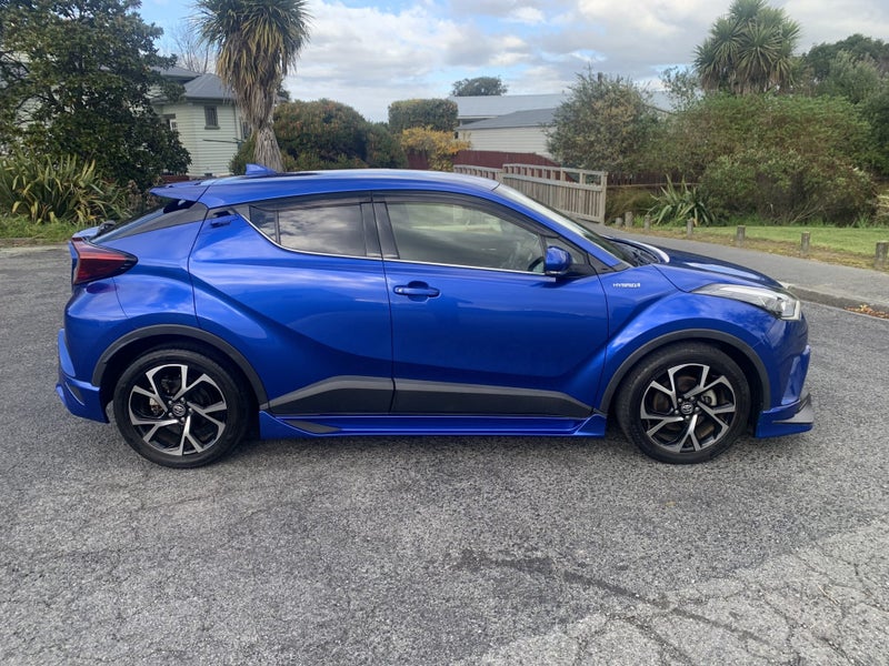 2018 Toyota C-HR 1.8 Hybrid G 5 Dr SUV CVT FWD... image 5