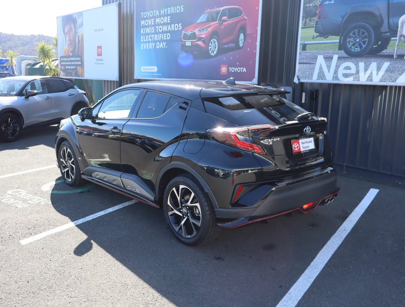 2018 Toyota C-HR 1.8 Hybrid G 5 Dr SUV CVT FWD image 3