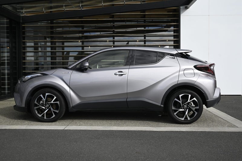 2018 Toyota C-HR 1.8 Hybrid G FWD SUV image 3
