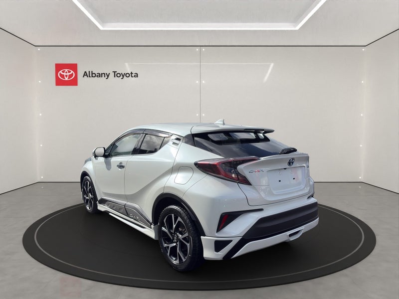 2018 Toyota C-HR 1.8 Hybrid G LED Edition 5 Dr... image 5