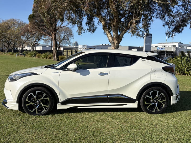 2018 Toyota C-HR 1.8 Hybrid G LED Edition Autom... image 4