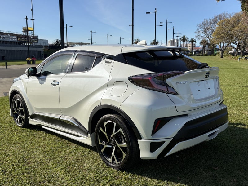 2018 Toyota C-HR 1.8 Hybrid G LED Edition Autom... image 5