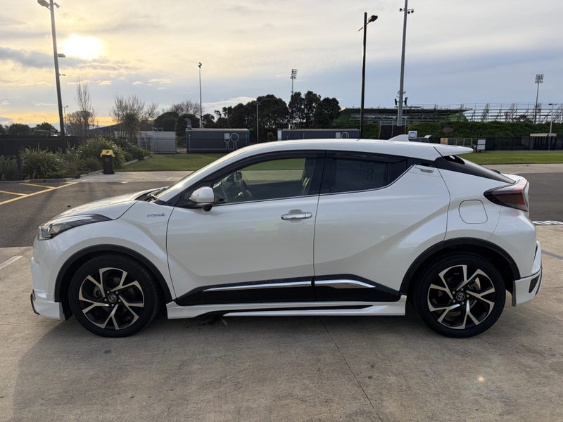 2018 Toyota C-HR 1.8 Hybrid G LED Edition Autom... image 4
