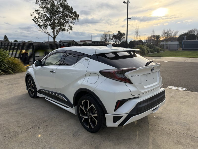 2018 Toyota C-HR 1.8 Hybrid G LED Edition Autom... image 5