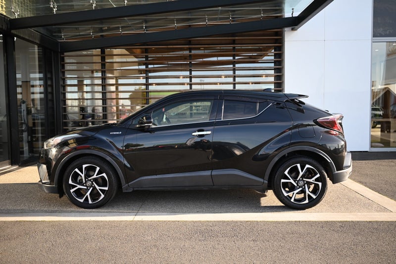 2018 Toyota C-HR 1.8 Hybrid G LED Edition FWD SUV image 5