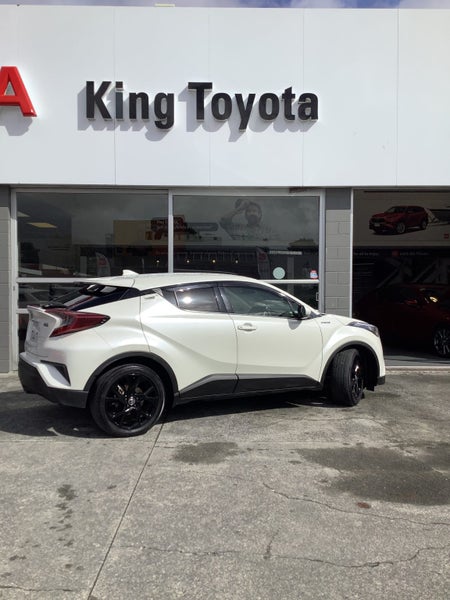 2018 Toyota C-HR 1.8 Hybrid G Mode Nero *5 Year... image 4