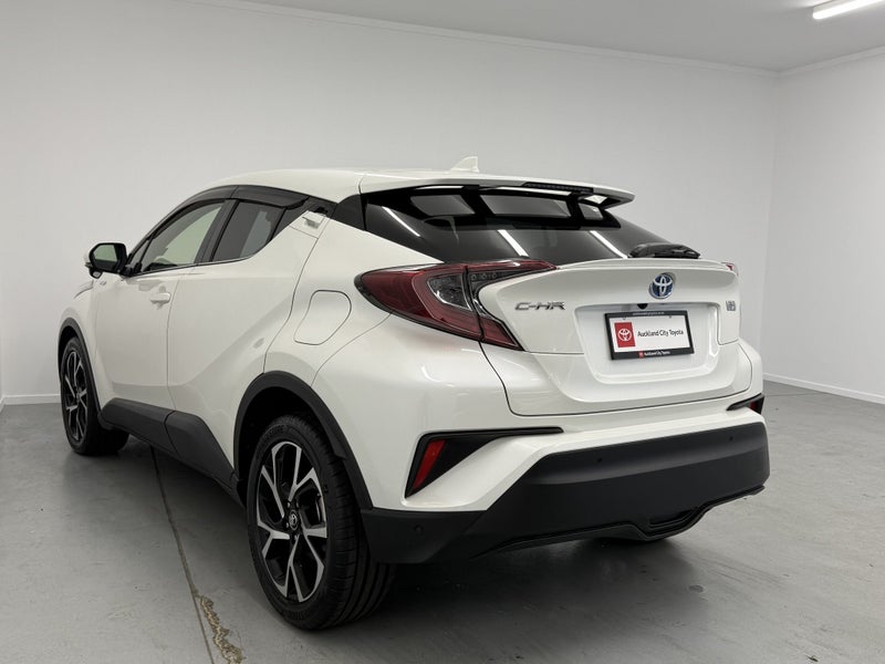 2018 Toyota C-HR 1.8 Hybrid G SUV image 2