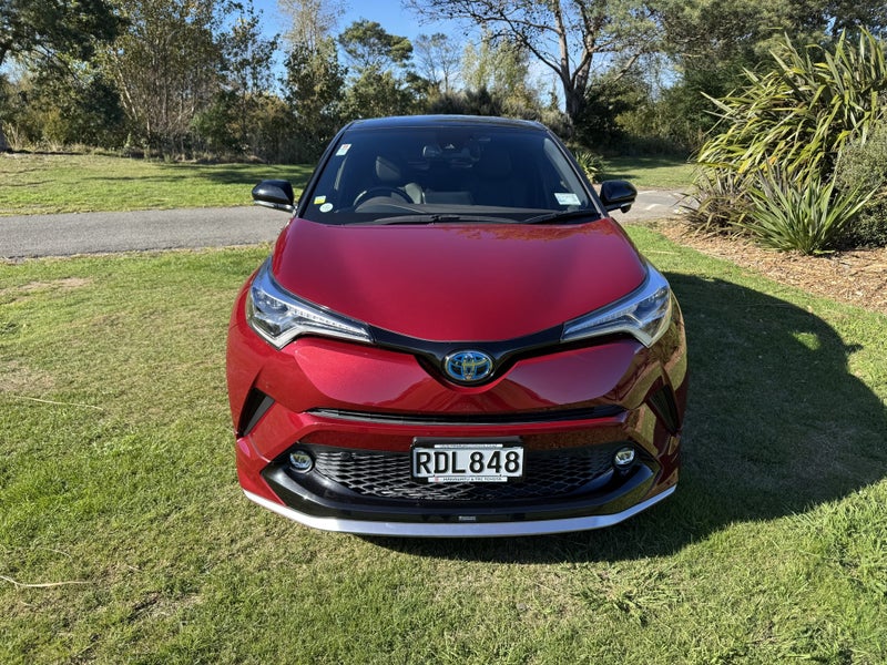 2018 Toyota C-HR 1.8 Hybrid G SUV - Certified I... image 2