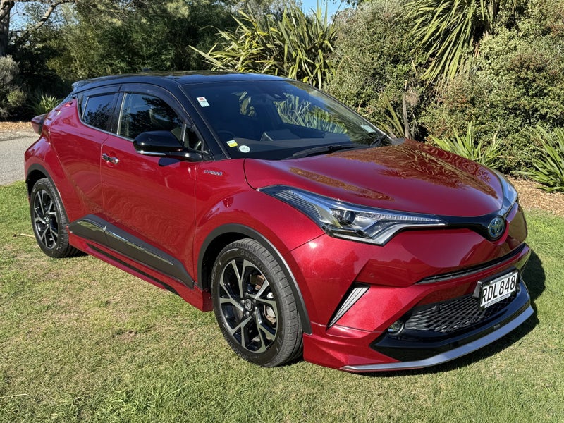 2018 Toyota C-HR 1.8 Hybrid G SUV - Certified I... image 4