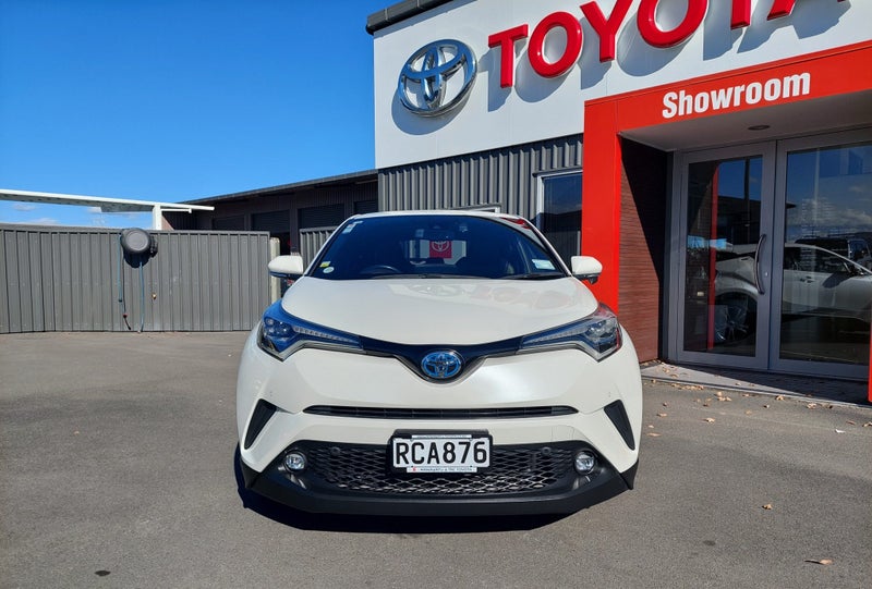 2018 Toyota C-HR 1.8 Hybrid G SUV - Certified I... image 2