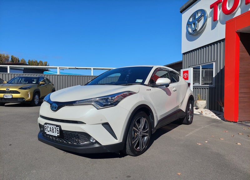 2018 Toyota C-HR 1.8 Hybrid G SUV - Certified I... image 4