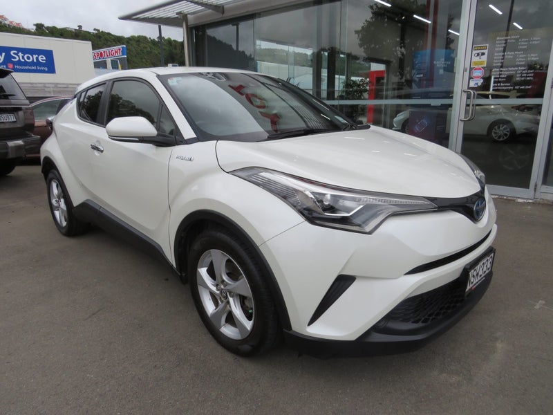 2018 Toyota C-HR 1.8 Hybrid S 5 Dr SUV CVT FWD image 2