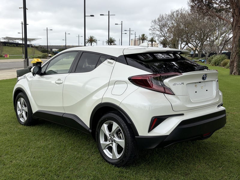 2018 Toyota C-HR 1.8 Hybrid S Automatic SUV image 5