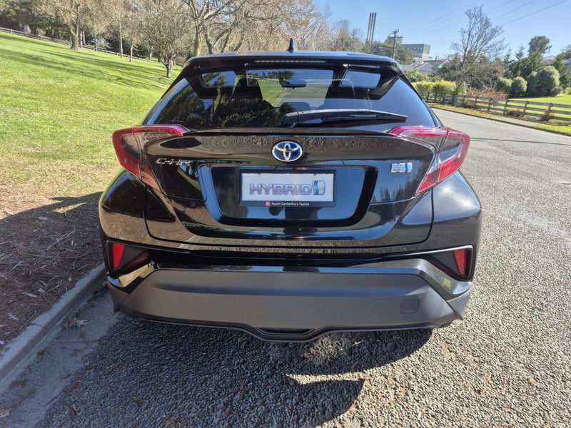 2018 Toyota C-HR 1.8 Hybrid S LED Package 5 Dr... image 5