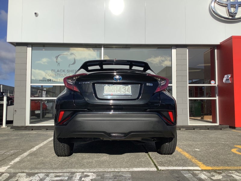 2018 Toyota C-HR 1.8 Hybrid S LED Package SUV image 4