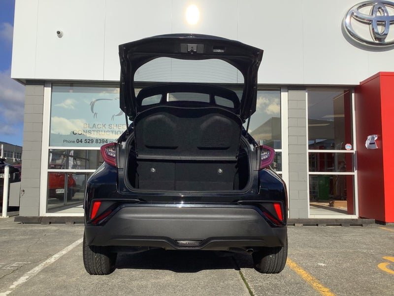 2018 Toyota C-HR 1.8 Hybrid S LED Package SUV image 5