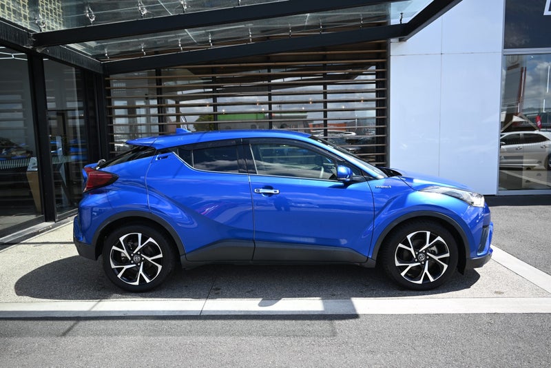 2018 Toyota C-HR 1.8 Petrol Hybrid G CVT FWD SUV image 3