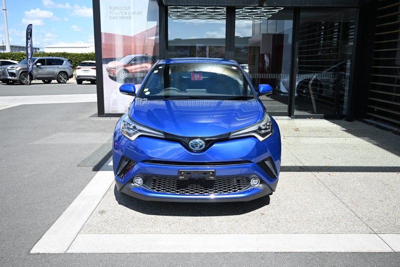 2018 Toyota C-HR 1.8 Petrol Hybrid G CVT FWD SUV image 4