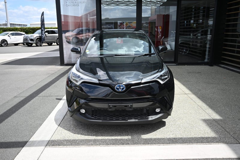 2018 Toyota C-HR 1.8 Petrol Hybrid G CVT FWD SUV image 4