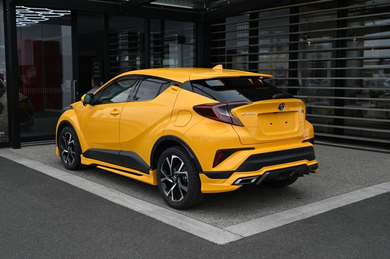 2018 Toyota C-HR 1.8 Petrol Hybrid G FWD SUV image 2
