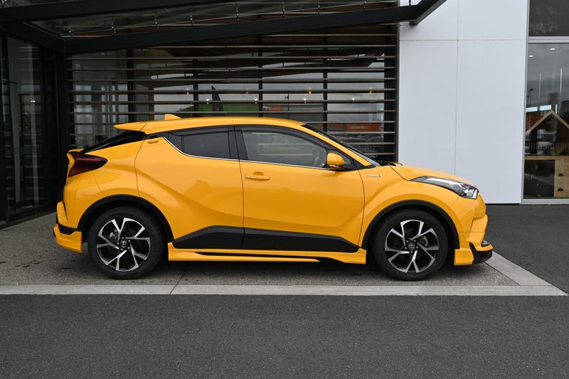 2018 Toyota C-HR 1.8 Petrol Hybrid G FWD SUV image 5