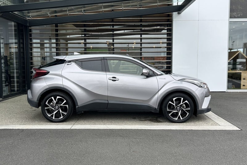 2018 Toyota C-HR 1.8 Petrol Hybrid G FWD SUV image 5