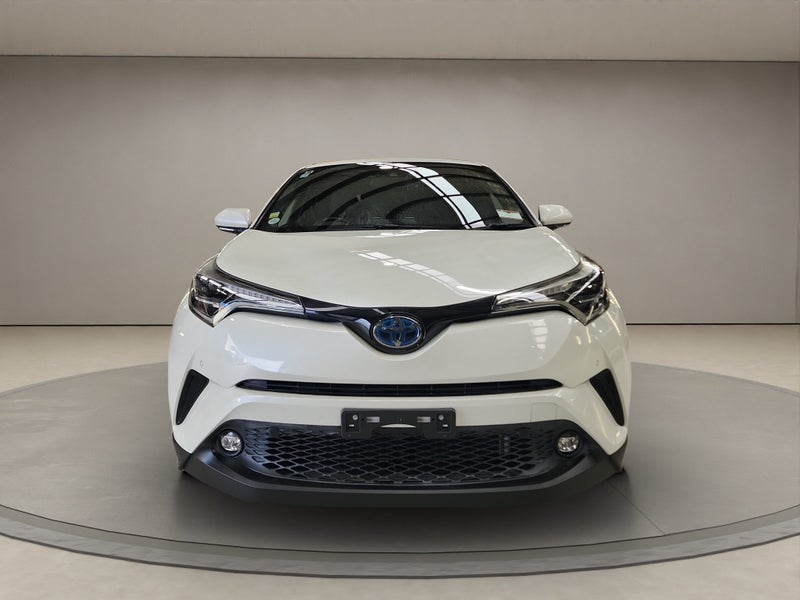 2018 Toyota C-HR 1.8L Hybrid G 2WD SUV image 3